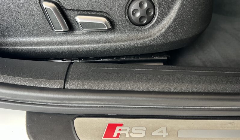 Audi RS4 Avant 4.2 FSI Navi 19″ 1.Hand Audi Service voll
