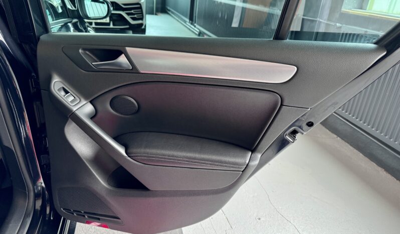 Volkswagen Golf VI R 4Motion DSG Navi BiXenon 5Türen 19Zoll voll