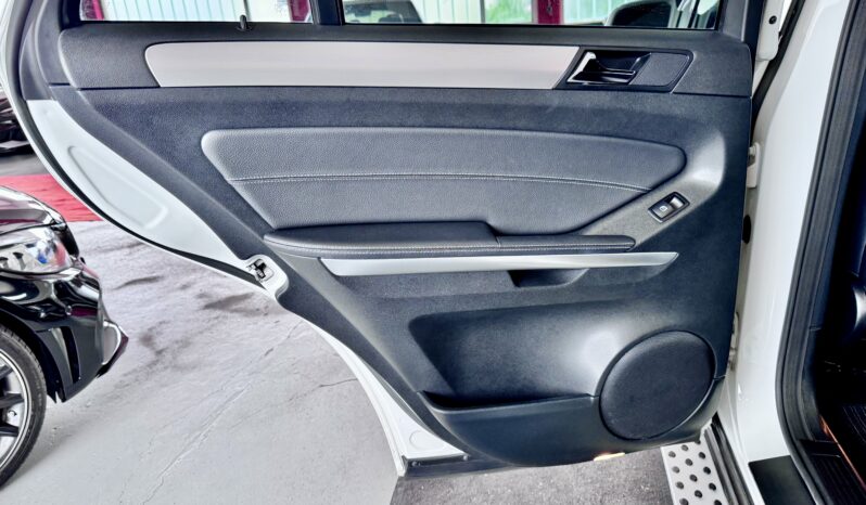 Mercedes-Benz ML 320 CDI AMG Paket AHK Kamera Airmatic Comand voll