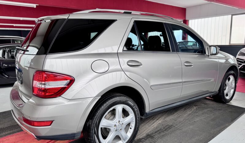 Mercedes-Benz ML 320 CDI 4M Glasdach Sportpaket Airmatic Xenon voll