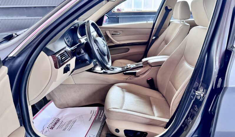 BMW 330d Touring xDrive Automatik BiXenon Leder Navi Pano voll