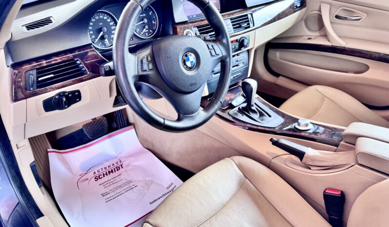 BMW 330d Touring xDrive Automatik BiXenon Leder Navi Pano voll