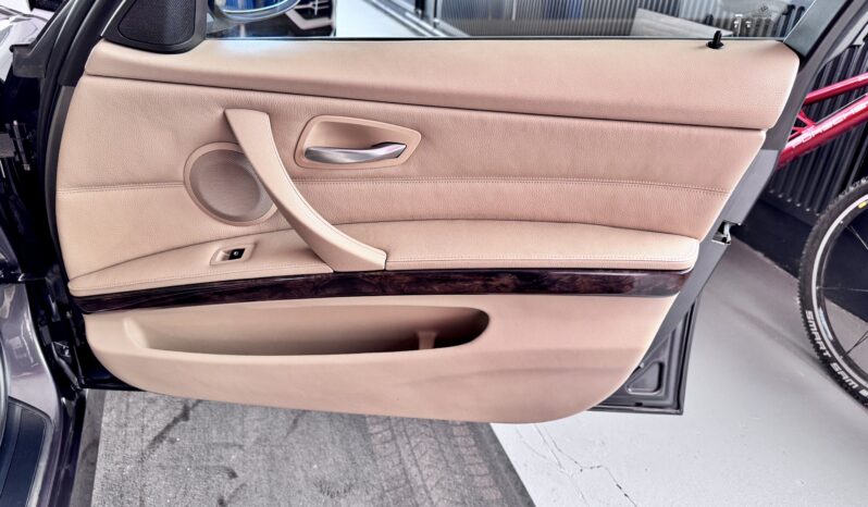 BMW 330d Touring xDrive Automatik BiXenon Leder Navi Pano voll