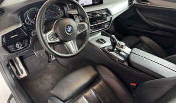 BMW 530 d xDrive M Sport Pano HeadUp Ferngest.Parken voll