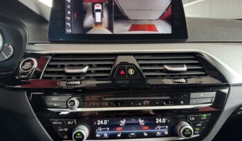 BMW 530 d xDrive M Sport Pano HeadUp Ferngest.Parken voll
