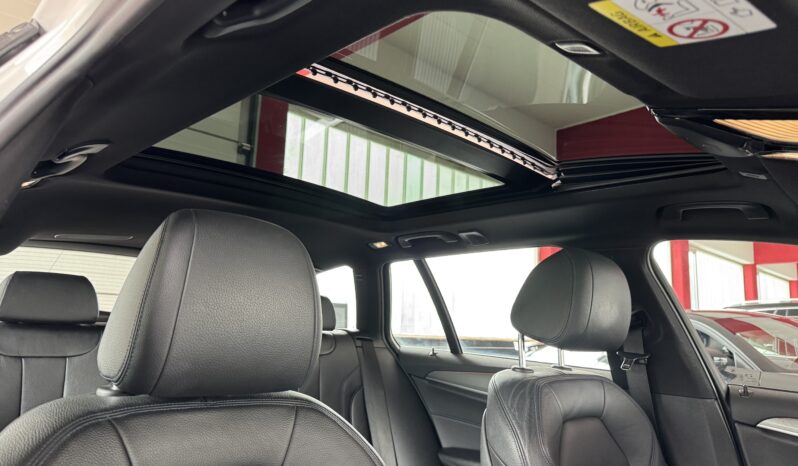 BMW 530 d xDrive M Sport Pano HeadUp Ferngest.Parken voll