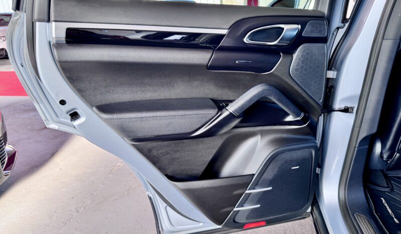Porsche Cayenne Diesel Platinum Edition Bose 21Zoll PASM voll