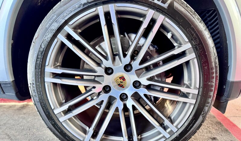 Porsche Cayenne Diesel Platinum Edition Bose 21Zoll PASM voll