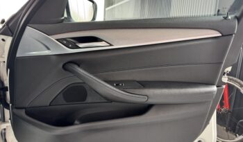 BMW 530 d xDrive M Sport Pano HeadUp Ferngest.Parken voll