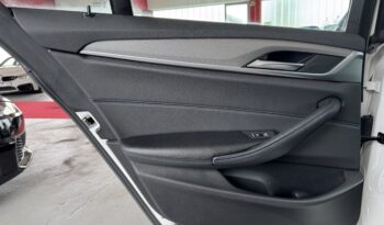 BMW 530 d xDrive M Sport Pano HeadUp Ferngest.Parken voll