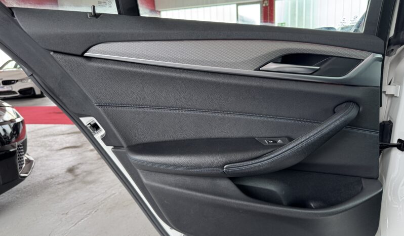 BMW 530 d xDrive M Sport Pano HeadUp Ferngest.Parken voll