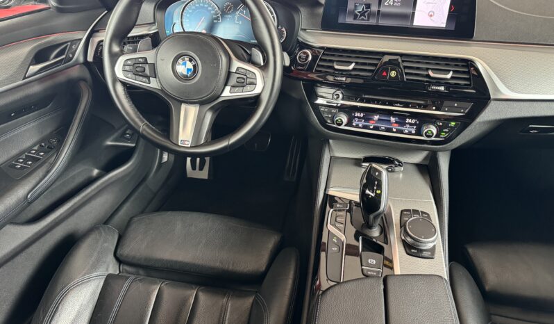 BMW 530 d xDrive M Sport Pano HeadUp Ferngest.Parken voll