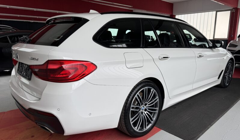 BMW 530 d xDrive M Sport Pano HeadUp Ferngest.Parken voll