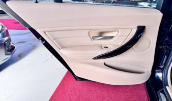 BMW 320d Touring xDrive Leder Navi Xeno Automatik 17 Zoll voll