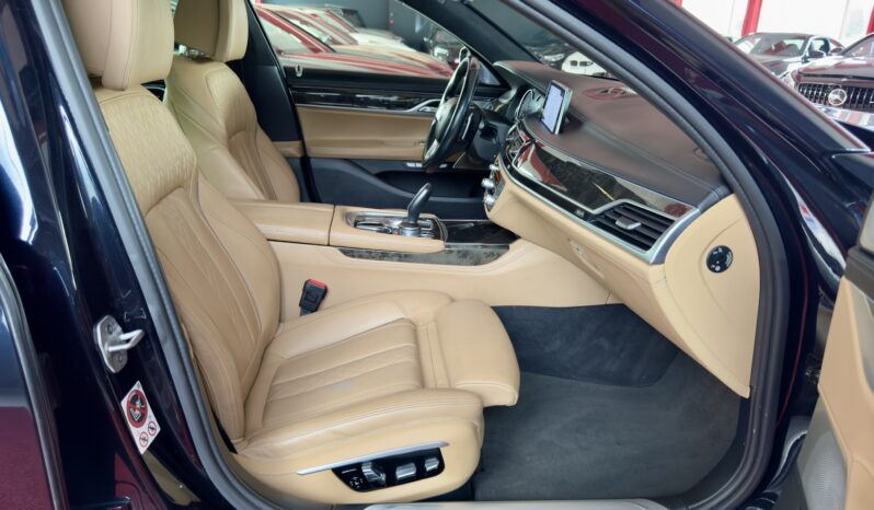 BMW 750i xDriv Laser Bowers Individual Sportabgas 20 Zoll voll