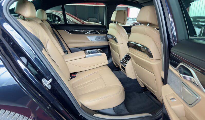 BMW 750i xDriv Laser Bowers Individual Sportabgas 20 Zoll voll