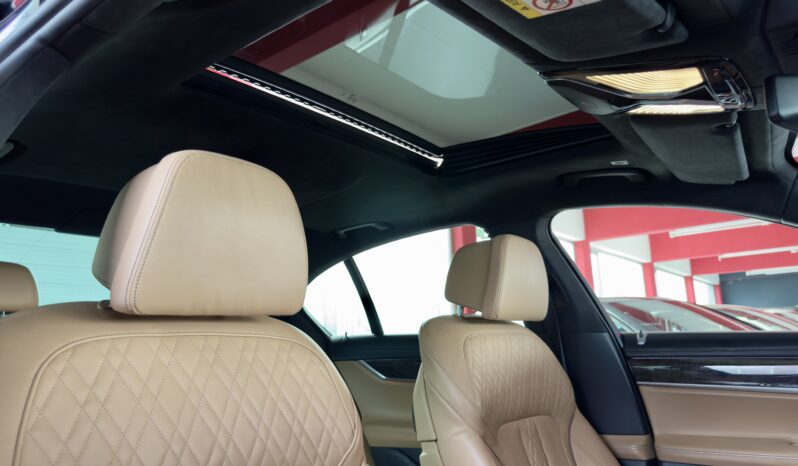 BMW 750i xDriv Laser Bowers Individual Sportabgas 20 Zoll voll