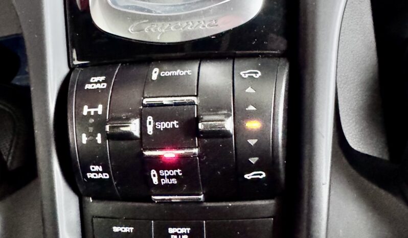 Porsche Cayenne Platinum Edition Pano Luft LED Sport Chrono Plus voll