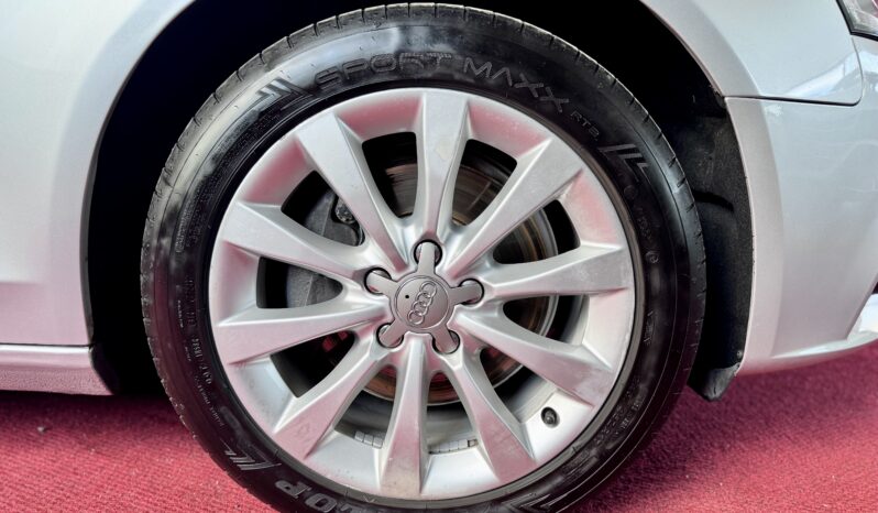 Audi A4 Avant Attraction quattro Automatik Leder Navi voll