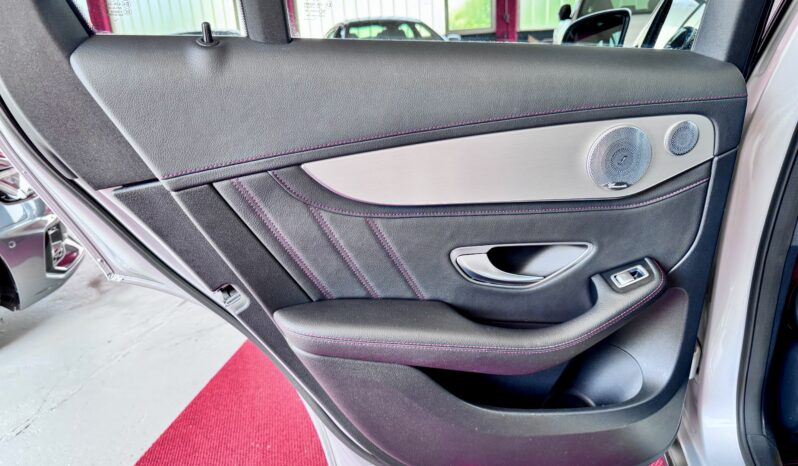 Mercedes-Benz GLC43 AMG Pano Burmester Airmatic LED KeylesGo 19 Zoll voll