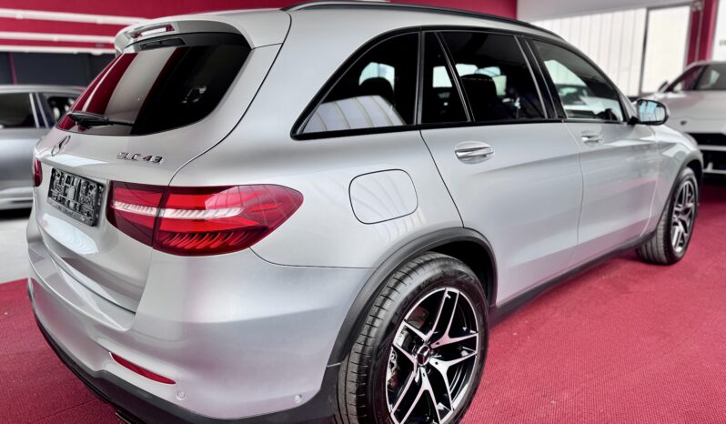 Mercedes-Benz GLC43 AMG Pano Burmester Airmatic LED KeylesGo 19 Zoll voll
