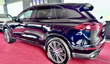 Porsche Cayenne Platinum Edition Pano Luft LED Sport Chrono Plus voll