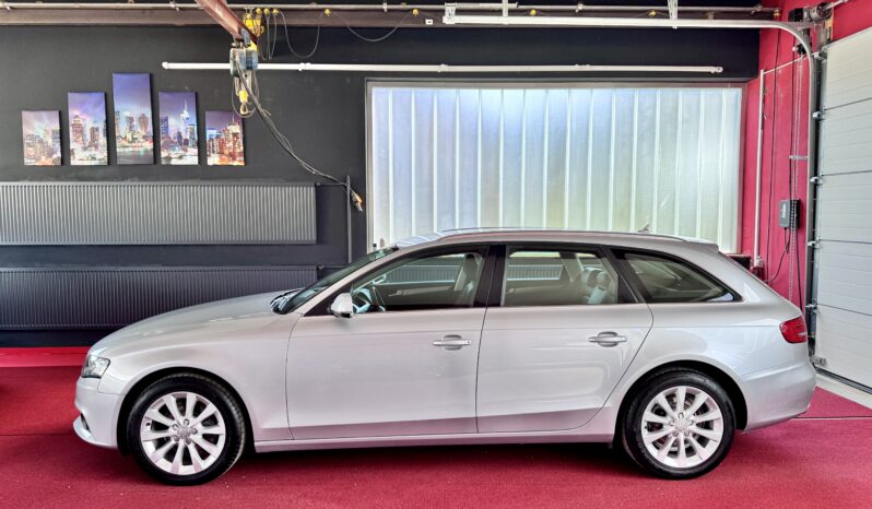 Audi A4 Avant Attraction quattro Automatik Leder Navi voll