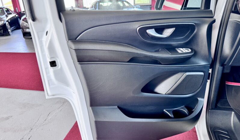 Mercedes-Benz V300d AVANTGARDE Lang 8 Sitze E Türen Leder 360 voll