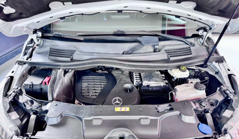 Mercedes-Benz V300d AVANTGARDE Lang 8 Sitze E Türen Leder 360 voll
