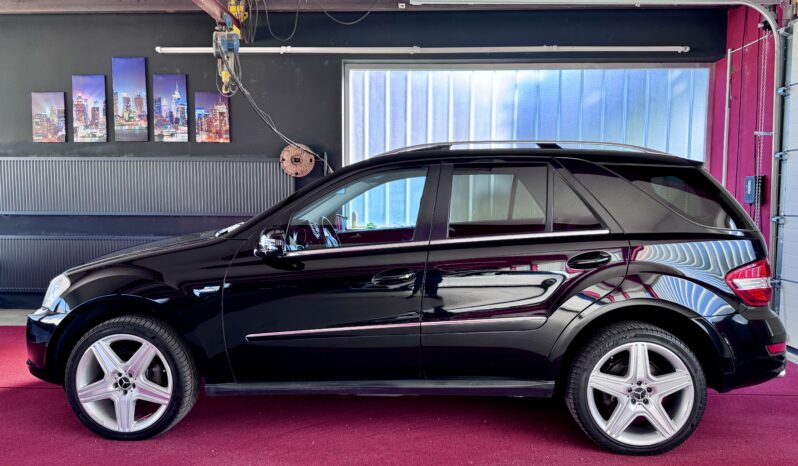 Mercedes-Benz ML 300 CDI AMG Paket AHK Kamera Airmatic Comand 4 Matic voll