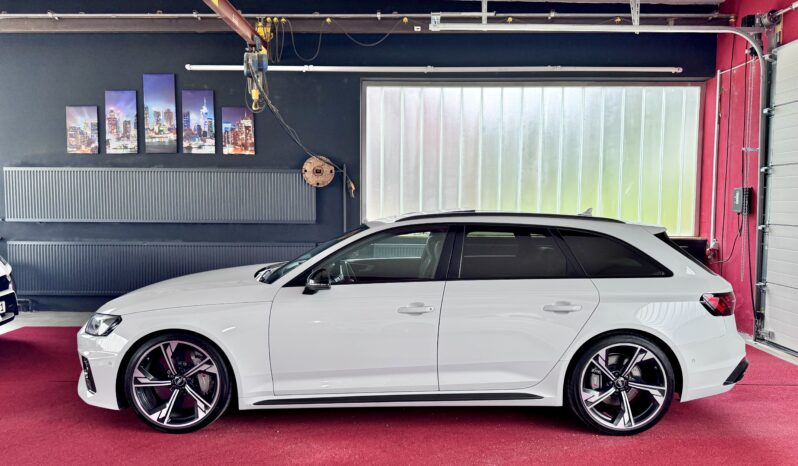 Audi RS4 Pano Matrix B&O SportAbgas 360°ACC DynamicPaket Keramic Bremse voll