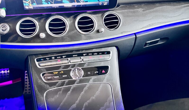 Mercedes-Benz E 220d 3x AMG Pano Distronic HeadUp Widescren 19 Zoll voll
