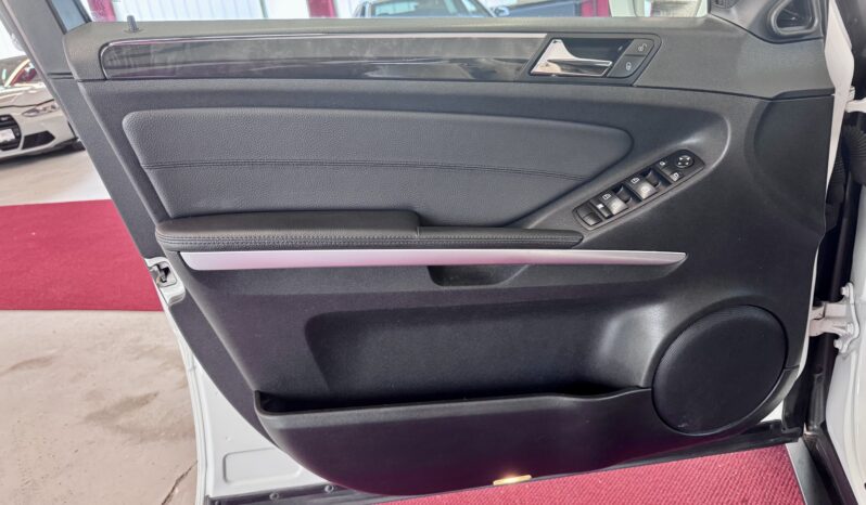 Mercedes-Benz ML 320 CDI 4MATIC Sportpaket Airmatic BiXenon 20 Zoll voll