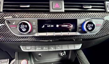 Audi RS4 Pano Matrix B&O SportAbgas 360°ACC DynamicPaket Keramic Bremse voll