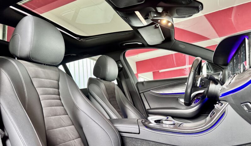Mercedes-Benz E 220d 3x AMG Pano Distronic HeadUp Widescren 19 Zoll voll
