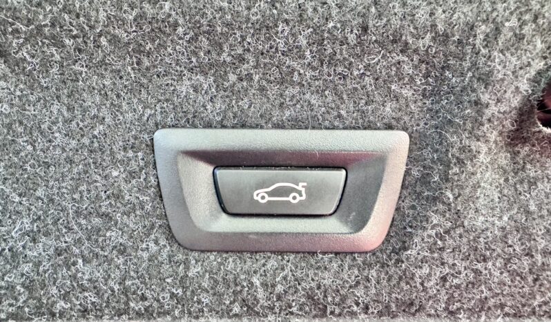 BMW M4 Coupe Sportabgas Laser 360° DisplayKey 20 Zoll voll