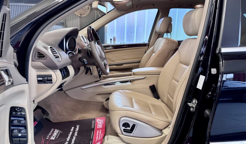 Mercedes-Benz ML 500 Offroadpaket AHK Airmatic Glasdach Comand voll