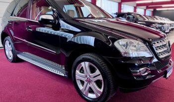 Mercedes-Benz ML 500 Offroadpaket AHK Airmatic Glasdach Comand voll