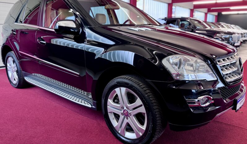 Mercedes-Benz ML 500 Offroadpaket AHK Airmatic Glasdach Comand voll