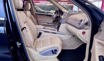 Mercedes-Benz ML 500 Offroadpaket AHK Airmatic Glasdach Comand voll
