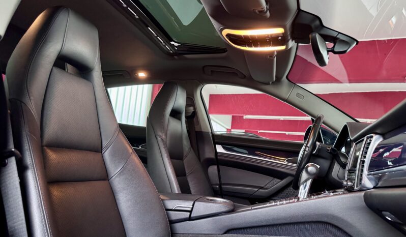 Porsche Panamera Diesel Schiebedach Bose Luft PCM 19Zoll voll