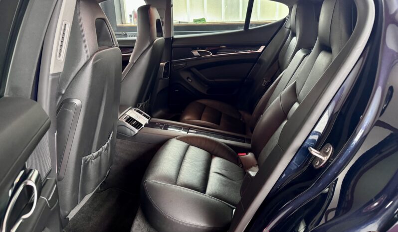 Porsche Panamera Diesel Schiebedach Bose Luft PCM 19Zoll voll