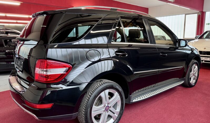 Mercedes-Benz ML 500 Offroadpaket AHK Airmatic Glasdach Comand voll