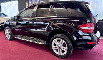 Mercedes-Benz ML 500 Offroadpaket AHK Airmatic Glasdach Comand voll