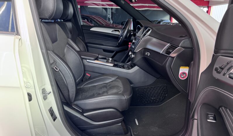Mercedes-Benz ML 350 CDI AMG Paket Pano Airmatic ILS Comand 20 Zoll voll