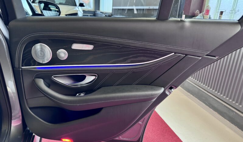 Mercedes-Benz E 63 AMG S 1 Hand Burmester Pano Sportabgas Distronic voll