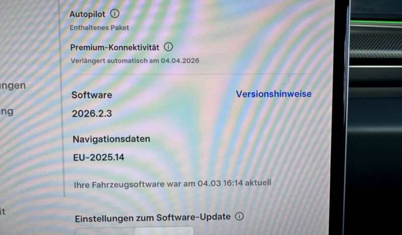 Tesla Model 3 Facelift Performance Dual AWD Steuer voll