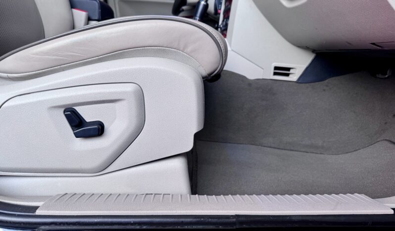 Jeep Grand Cherokee 3.0 CRD Overland Facelift AHK Xenon voll