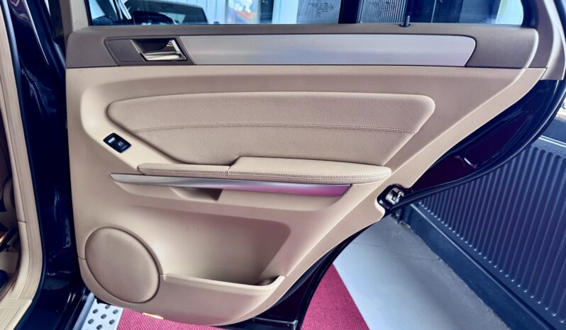 Mercedes-Benz ML 420 V8 CDI AMG Paket Glasdach Kamera Airmatic voll