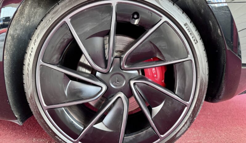 Tesla Model 3 Facelift Performance Dual AWD Steuer voll